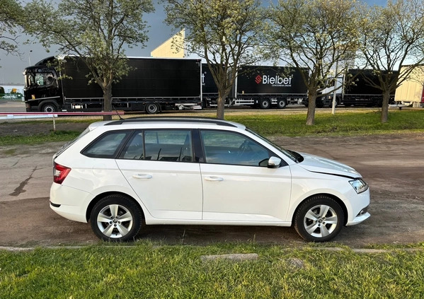 Skoda Fabia cena 29900 przebieg: 75000, rok produkcji 2021 z Puszczykowo małe 67